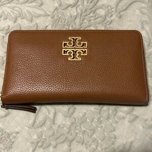 Tory Burch wallet